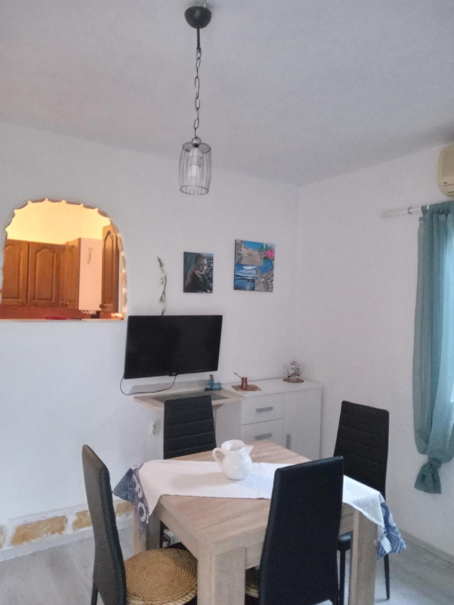 Apartment Ma'Re Supetar Buitenkant foto